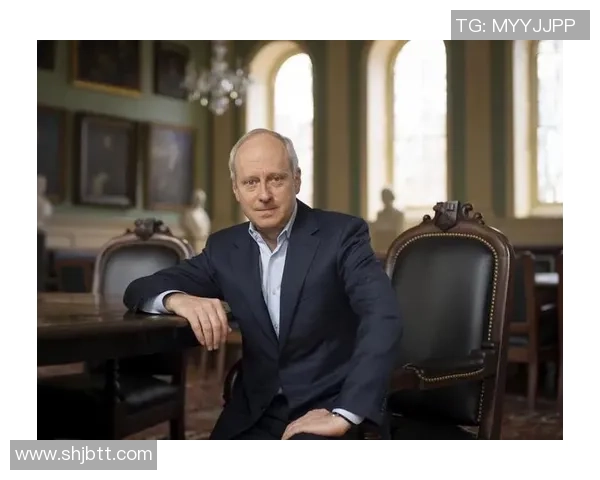 桑德尔足球明星的崛起与挑战：从草根到国际舞台的奋斗历程